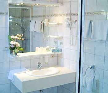 Landhotel Krone Königsbach-Stein Buitenkant foto
